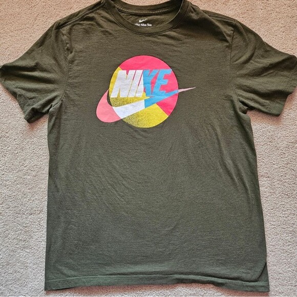 The Nike Tee by Nike with swoosh mens Medium olive green multicolored swoosh - Picture 6 of 10